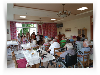 Vystoupení páté třídy v Seniorcentru Pohoda